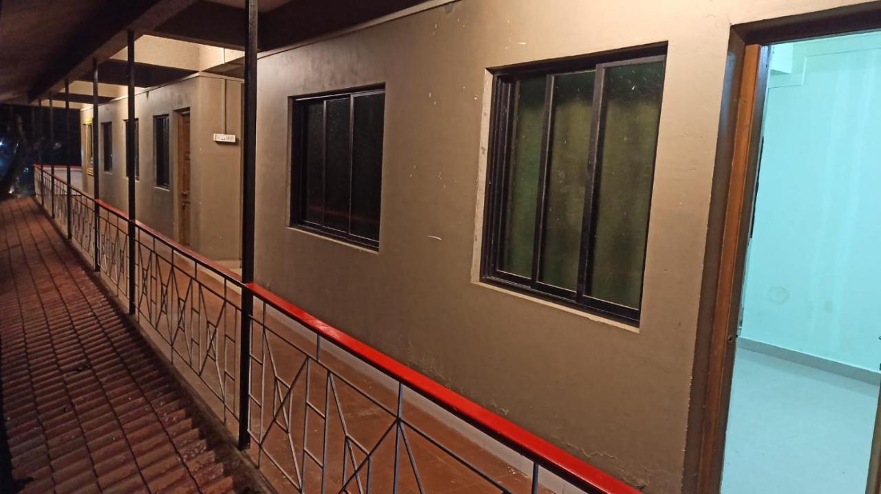 Dlite Beach Grove Cottages Alībāg Exterior foto